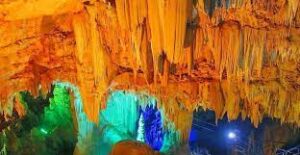 Misteri Goa Gong Pacitan Keindahan Stalaktit dan Stalagmit